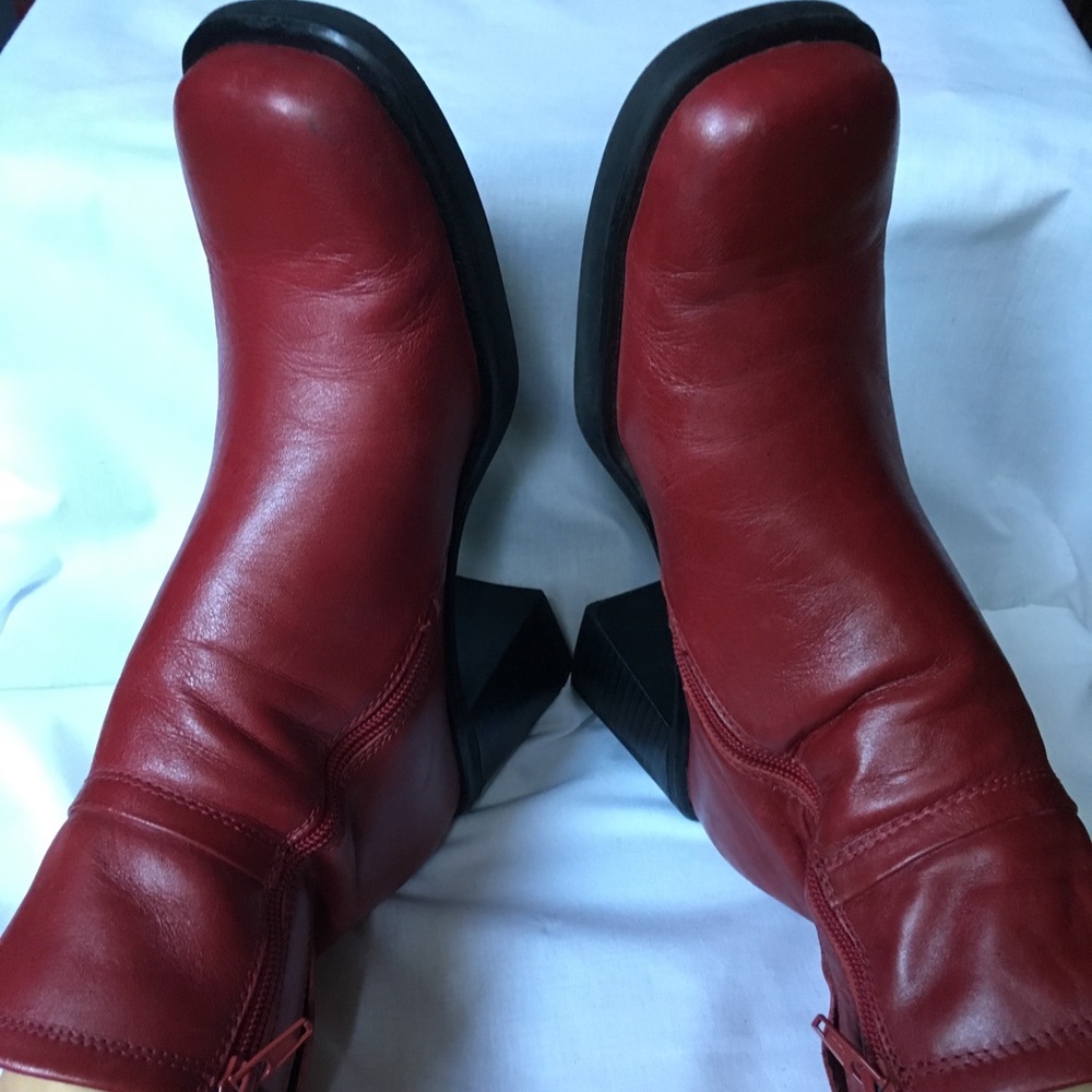 Bass ankle wedge boots